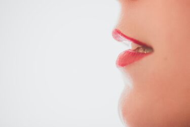 แชร์เทคนิคปากอิ่มน่าจุ๊บ – บริหารริมฝีปากให้สวยได้รูป แบบฉบับสาวๆ